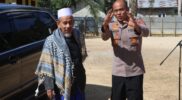 Dimotori Kapolres Aceh Timur, TNI – Polri dan Warga Gotong Royong Bersama di Dayah Abu Keude Dua