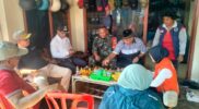 Babinsa Bersama Kelurahan Kelapa Dua Wetan Giat Komsos Wujudkan Kamtibmas Kondusif