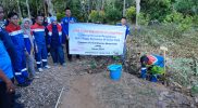 Tingkatkan Semangat Belajar, PT Pertamina EP Limau Field Berikan 60 Paket Alat Sekolah dan Tanam 500 Pohon