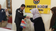 Mahasiswi PKL Ilmu Komunikasi UMI Serahkan Plakat dan Sertifikat ke Seksi Humas Polres Gowa