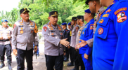 Kapolri Tinjau Posko Pengungsi Erupsi Gunung Lewotobi di NTT