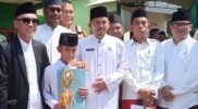 Bupati Way Kanan Beri Hadiah Umroh Kepada Santri