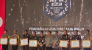 Kapolda Sulsel Menerima Penghargaan “KPK Award” 2024 Atas Penegakan Hukum Tindak Pidana Korupsi*