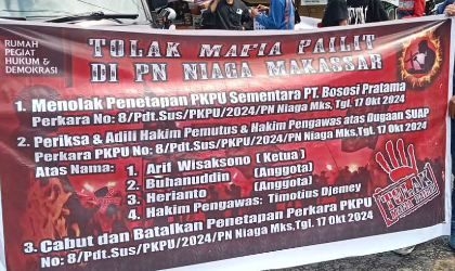 Breaking News: Gegara Mafia Pailit, Rumah Pegiat Hukum dan Demokrasi Geruduk PN Niaga Makassar*