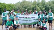 PT Mitra Adiperkasa dan PT MAP Aktif Adiperkasa bersama LindungiHutan Tanam 1.500 Mangrove di Pantai Bahagia Bekasi