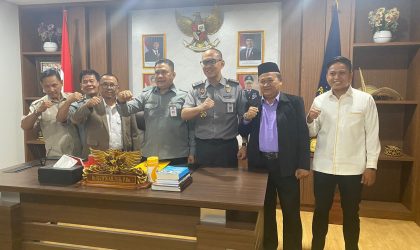 Setelah Mengadu Ke KPK Beberapa Hari Yang Lalu lembaga Indonesia Accountability Watch (IAW) Kembali Mengunjungi Menteri Hukum Republik Indonesia