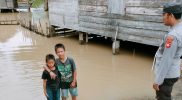 Banjir Landa 11 Desa di Tanah Abang PALI, Kapolsek IPTU Arzuan dan Kapolres AKBP Khairu Nasrudin, Warga Diminta Waspada