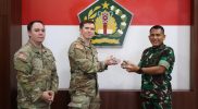 Kunjungan Delegasi AD Amerika Serikat Disambut Hangat Komandan Pusat Simulasi Tempur (Danpussimpur) Kodiklat Di dampingi Wadan Pussimpur