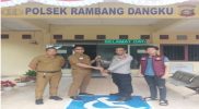 Headline News  : Serahkan Senpira Secara Sukarela Polisi Apresiasi Langkah Sekdes Tebat Agung