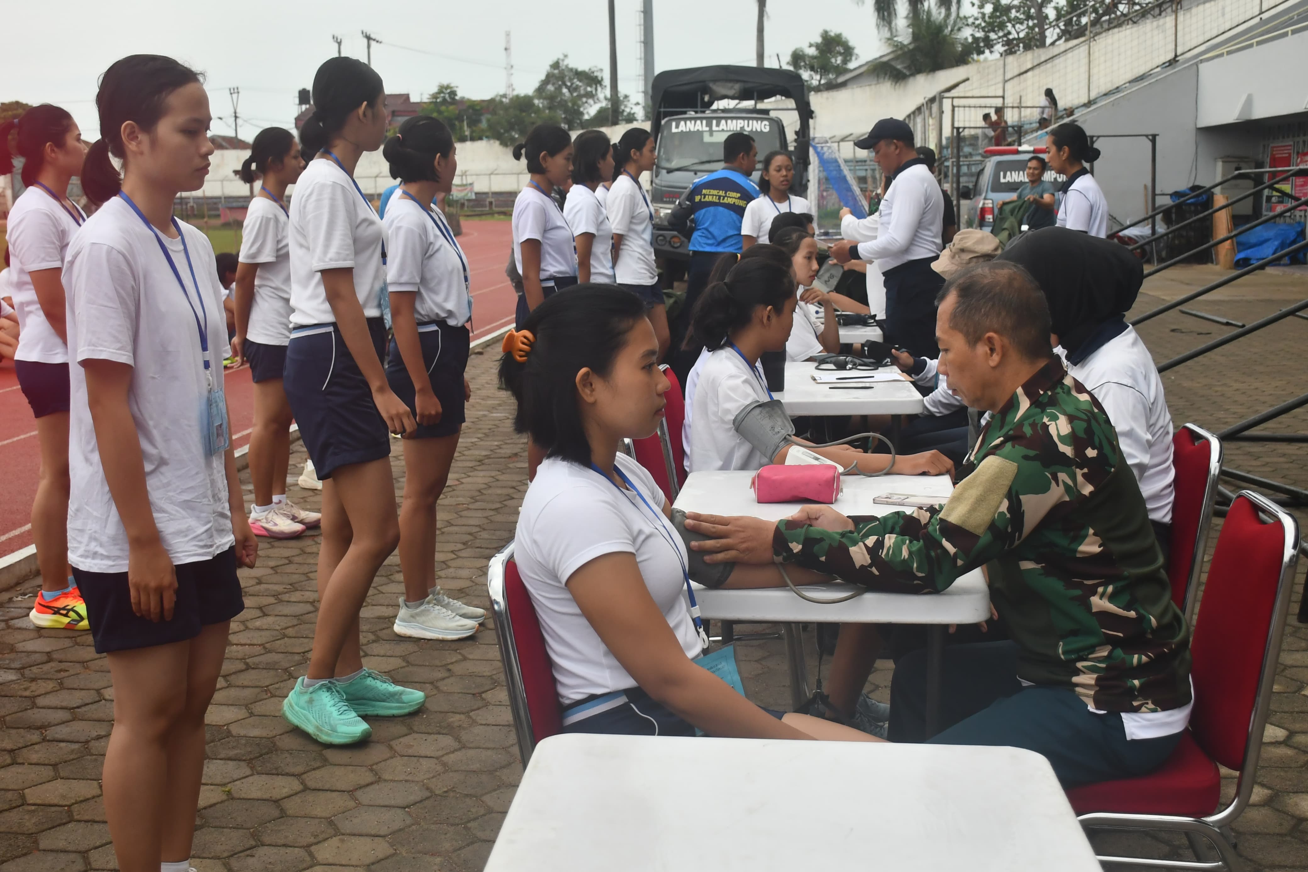 Lanal Lampung Gelar Tes Kesamaptaan Jasmani Calon Siswa Bintara dan Tamtama TNI AL