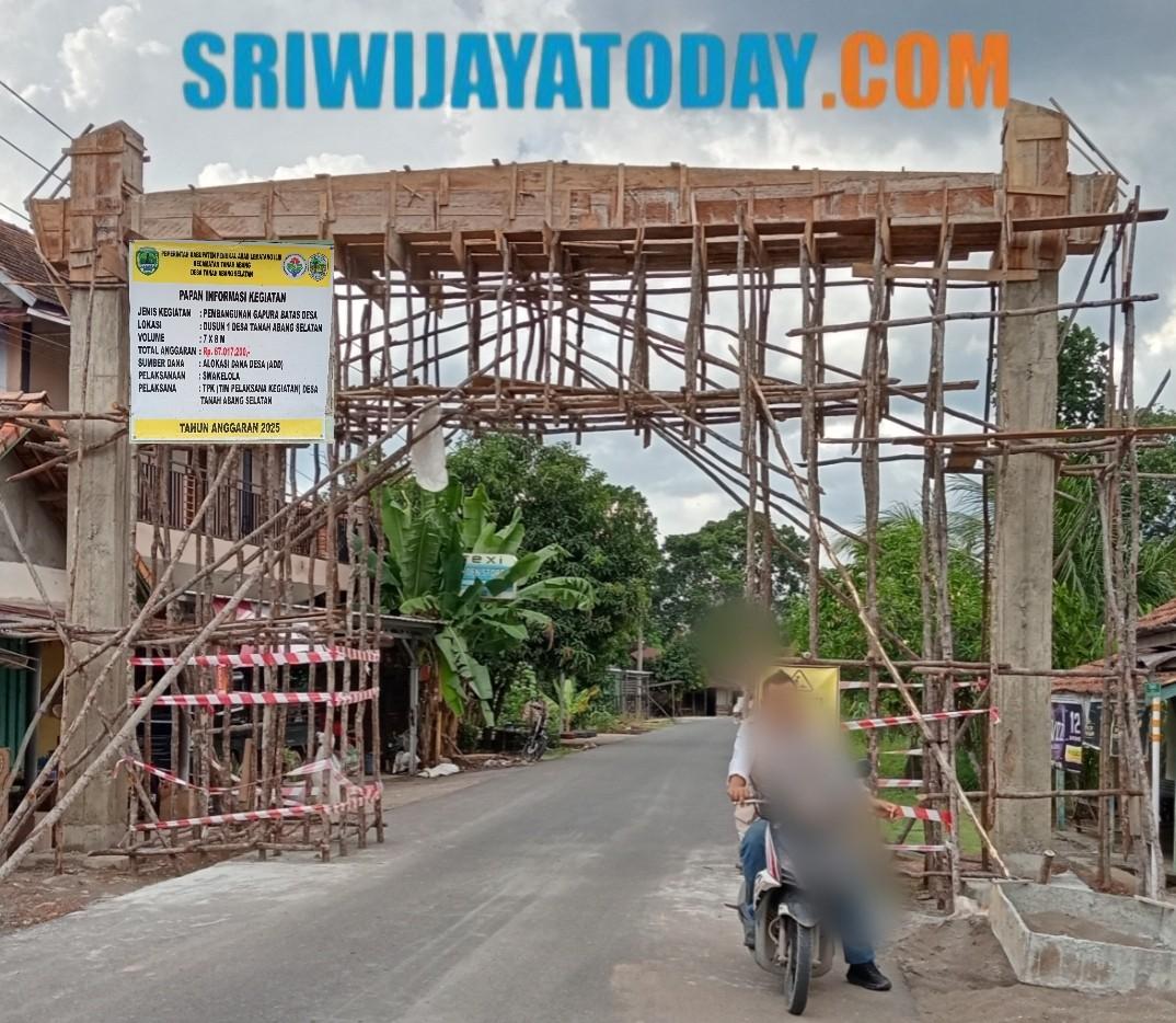 Gapura Ikon Baru: Wujud Kebanggaan dan Identitas Desa Tanah Abang Selatan